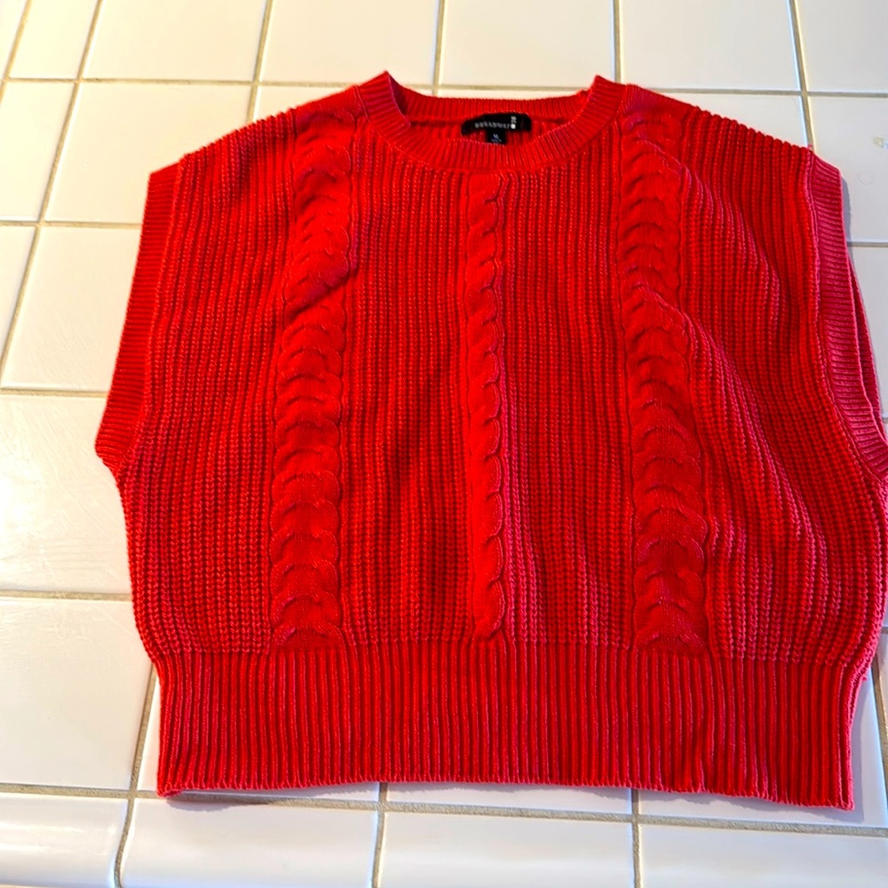Broadway 38 Cable-knit Vest Size XL